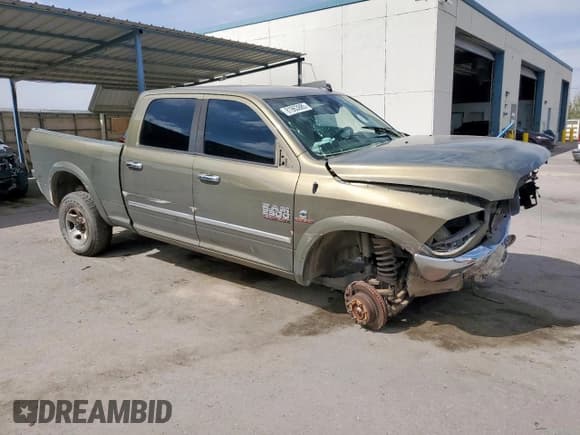 ✅ 2015 Ram 2500 Laramie • VIN: 3C6UR5FL3FG632430 • Lot: 81963885. Wystawiony na Copart z przebiegiem 147 093 mil. Bezpłatny archiwum sprzedaży aukcyjnych z USA i szczegółowy raport historii pojazdu na DreamBid. Zdjęcie 4.