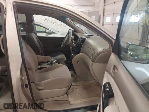 ✅ 2005 Toyota Sienna CE • VIN: 5TDZA23C45S240968 • Lot: 43866749. Listed on IAAI with 263,961 mi. Free auction sales archive from the USA and detailed vehicle history report at DreamBid. Image 5.