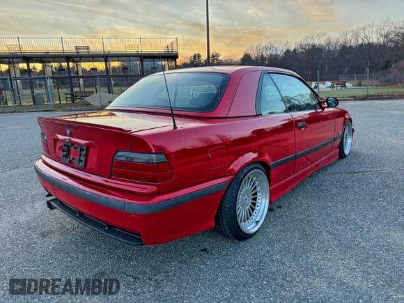 ✅ 1996 BMW M3 • VIN: WBABK72010ET51203 • Лот: 95624095. Опубликован ранее на Copart с пробегом 189 119 миль. Бесплатный доступ к архиву аукционных продаж из США и подробный отчёт об истории автомобиля на DreamBid. Изображение 4.