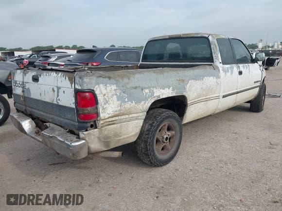 ✅ 1996 Dodge 1500 • VIN: 1B7HC13Y4TJ169261 • Lot: 42281145. Listed on IAAI with 418,134 mi. Free auction sales archive from the USA and detailed vehicle history report at DreamBid. Image 4.