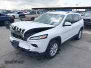 ✅ 2015 Jeep Cherokee Latitude • VIN: 1C4PJMCS4FW627077 • Lot: 43551085. Wystawiony na IAAI z przebiegiem 135 238 mil. Bezpłatny archiwum sprzedaży aukcyjnych z USA i szczegółowy raport historii pojazdu na DreamBid. Zdjęcie 18.
