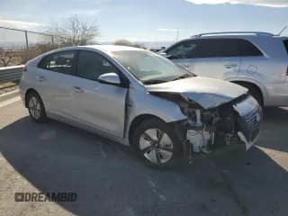 ✅ 2017 Hyundai Ioniq Blue • VIN: KMHC65LC1HU022362 • Lot: 49693105. Wystawiony na Copart z przebiegiem 102 550 mil. Bezpłatny archiwum sprzedaży aukcyjnych z USA i szczegółowy raport historii pojazdu na DreamBid. Zdjęcie 4.