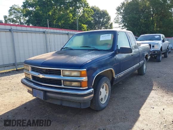 1998 Chevrolet Silverado 1500 with VIN 1GCEC19M8WR156249, listed as a IAAI auction lot 42551492 with 177,216 mi miles and . Bid and sale history available at DreamBid. Image 6.