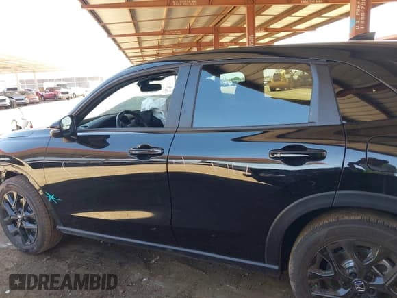 ✅ 2025 Honda HR-V Sport • VIN: 3CZRZ1H58SM711006 • Лот: 42565326. Опубликован ранее на IAAI с пробегом 8 076 миль. Бесплатный доступ к архиву аукционных продаж из США и подробный отчёт об истории автомобиля на DreamBid. Изображение 15.