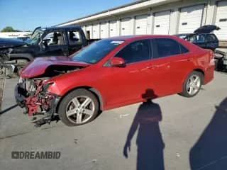 2012 Toyota Camry L z VIN 4T1BF1FK7CU626854, wystawiony jako Copart lot #70451335 z przebiegiem 147 638 mil mil oraz Szkoda całkowita • Salvage title. Historia ofert i sprzedaży dostępna na DreamBid. Obrazek 1.