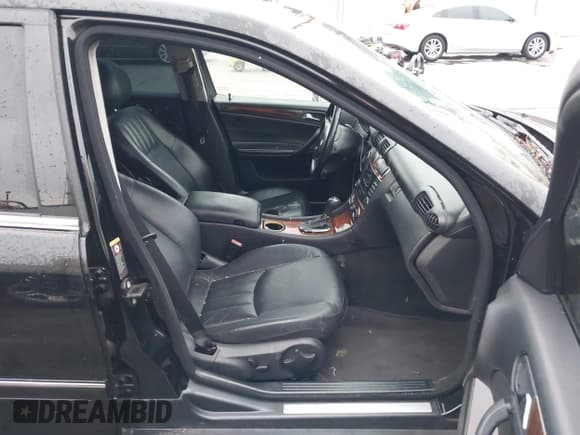 ✅ 2005 Mercedes-Benz C 240 • VIN: WDBRF81J95F702929 • Lot: 43599254. Wystawiony na IAAI z przebiegiem 200 315 mil. Bezpłatny archiwum sprzedaży aukcyjnych z USA i szczegółowy raport historii pojazdu na DreamBid. Zdjęcie 5.