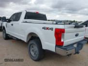 ✅ 2018 Ford F-250 XL • VIN: 1FT7X2B6XJEB92345 • Lot: 43143359. Wystawiony na IAAI z przebiegiem 140 921 mil. Bezpłatny archiwum sprzedaży aukcyjnych z USA i szczegółowy raport historii pojazdu na DreamBid. Zdjęcie 3.