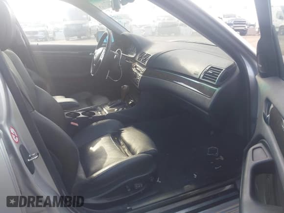 ✅ 2002 BMW 3 Series 330i • VIN: WBAEV53452KM17850 • Lot: 43827785. Wystawiony na IAAI z przebiegiem 140 940 mil. Bezpłatny archiwum sprzedaży aukcyjnych z USA i szczegółowy raport historii pojazdu na DreamBid. Zdjęcie 5.