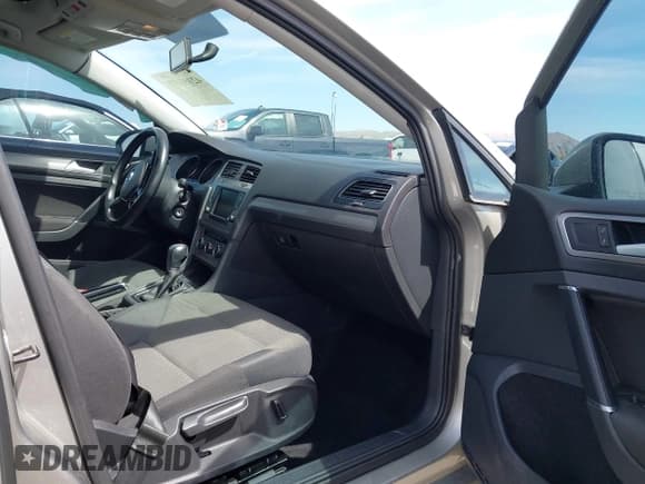 ✅ 2016 Volkswagen Golf TSI S • VIN: 3VW217AU5GM056570 • Lot: 42163476. Wystawiony na IAAI z przebiegiem 125 193 mil. Bezpłatny archiwum sprzedaży aukcyjnych z USA i szczegółowy raport historii pojazdu na DreamBid. Zdjęcie 5.