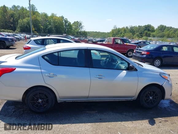 ✅ 2016 Nissan Versa SV • VIN: 3N1CN7AP4GL897035 • Lot: 43086134. Listed on IAAI with 142,003 mi. Free auction sales archive from the USA and detailed vehicle history report at DreamBid. Image 14.