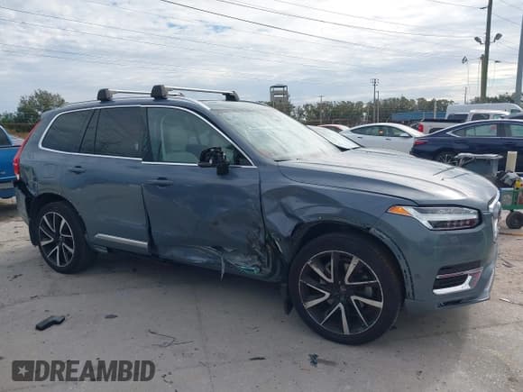 ✅ 2023 Volvo XC90 Plus • VIN: YV4L12PNXP1983388 • Lot: 41310594. Listed on IAAI with 17,780 mi. Free auction sales archive from the USA and detailed vehicle history report at DreamBid. Image 13.