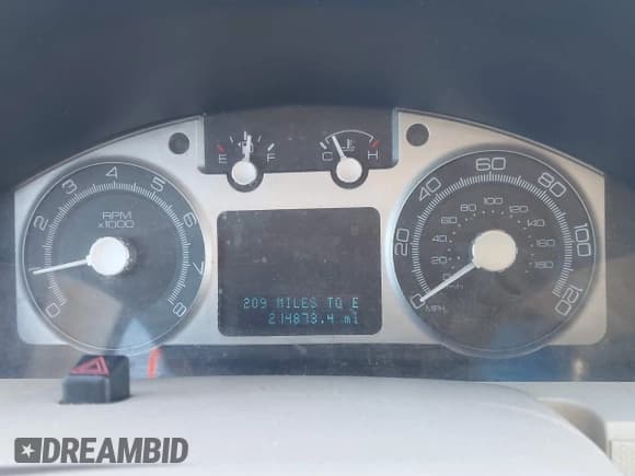 ✅ 2008 Mercury Mariner • VIN: 4M2CU81168KJ26462 • Lot: 41454643. Wystawiony na IAAI z przebiegiem 214 873 mil. Bezpłatny archiwum sprzedaży aukcyjnych z USA i szczegółowy raport historii pojazdu na DreamBid. Zdjęcie 7.