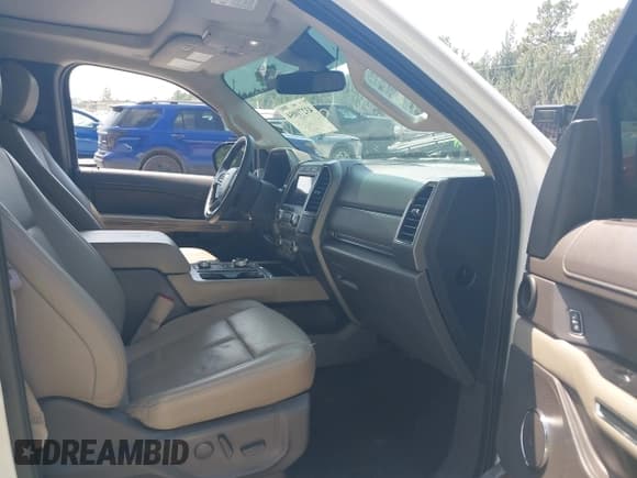 ✅ 2020 Ford Expedition XLT • VIN: 1FMJU1JT5LEA26734 • Lot: 43271054. Listed on IAAI with 120,106 mi. Free auction sales archive from the USA and detailed vehicle history report at DreamBid. Image 5.