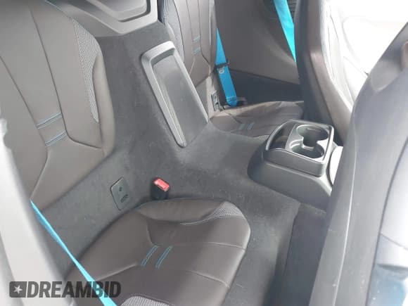 ✅ 2016 BMW i8 • VIN: WBY2Z2C53GV675600 • Лот: 42079477. Опубликован ранее на IAAI с пробегом 26 756 миль. Бесплатный доступ к архиву аукционных продаж из США и подробный отчёт об истории автомобиля на DreamBid. Изображение 8.