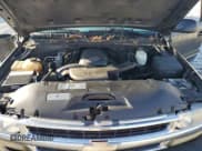 ✅ 2005 Chevrolet Suburban LT • VIN: 3GNEC16Z75G186381 • Лот: 74492794. Опубликован ранее на Copart с пробегом 205 932 миль. Бесплатный доступ к архиву аукционных продаж из США и подробный отчёт об истории автомобиля на DreamBid. Изображение 13.