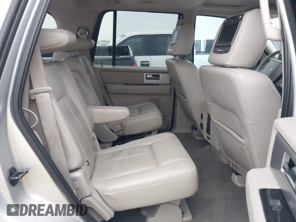 ✅ 2014 Ford Expedition Limited • VIN: 1FMJU2A52EEF05221 • Lot: 42162773. Wystawiony na IAAI z przebiegiem 195 036 mil. Bezpłatny archiwum sprzedaży aukcyjnych z USA i szczegółowy raport historii pojazdu na DreamBid. Zdjęcie 8.