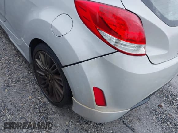 ✅ 2013 Hyundai Veloster w/Black Int • VIN: KMHTC6AD9DU161093 • Лот: 43138117. Опубликован ранее на IAAI с пробегом 127 614 миль. Бесплатный доступ к архиву аукционных продаж из США и подробный отчёт об истории автомобиля на DreamBid. Изображение 14.