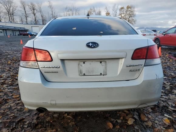 ✅ 2012 Subaru Legacy Limited • VIN: 4S3BMBK68C3012894 • Lot: 93486615. Wystawiony na Copart z przebiegiem 171 660 mil. Bezpłatny archiwum sprzedaży aukcyjnych z USA i szczegółowy raport historii pojazdu na DreamBid. Zdjęcie 6.