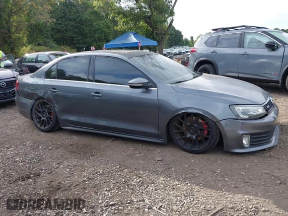 ✅ 2014 Volkswagen Jetta GLI • VIN: 3VW5T7AJ5EM374862 • Lot: 43197013. Listed on IAAI with 71,031 mi. Free auction sales archive from the USA and detailed vehicle history report at DreamBid. Image 13.