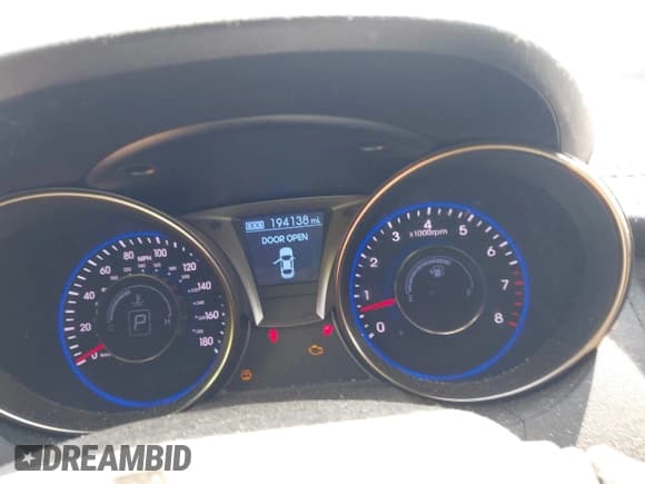 ✅ 2013 Hyundai Genesis Coupe Track • VIN: KMHHU6KJ0DU095458 • Lot: 42752496. Wystawiony na IAAI z przebiegiem 194 138 mil. Bezpłatny archiwum sprzedaży aukcyjnych z USA i szczegółowy raport historii pojazdu na DreamBid. Zdjęcie 7.