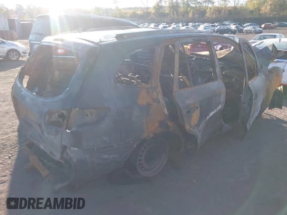 ✅ 2009 Hyundai Santa Fe GLS • VIN: 5NMSG73D99H330681 • Lot: 43531859. Wystawiony na IAAI z przebiegiem Nie podano. Bezpłatny archiwum sprzedaży aukcyjnych z USA i szczegółowy raport historii pojazdu na DreamBid. Zdjęcie 4.