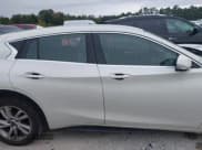 ✅ 2018 Infiniti QX30 Sport • VIN: SJKCH5CP3JA005259 • Lot: 43554770. Wystawiony na IAAI z przebiegiem 121 370 mil. Bezpłatny archiwum sprzedaży aukcyjnych z USA i szczegółowy raport historii pojazdu na DreamBid. Zdjęcie 13.