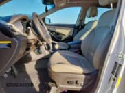 ✅ 2017 Hyundai Santa Fe 2.4L • VIN: 5XYZU3LB8HG410979 • Lot: 90727745. Wystawiony na Copart z przebiegiem 89 970 mil. Bezpłatny archiwum sprzedaży aukcyjnych z USA i szczegółowy raport historii pojazdu na DreamBid. Zdjęcie 7.