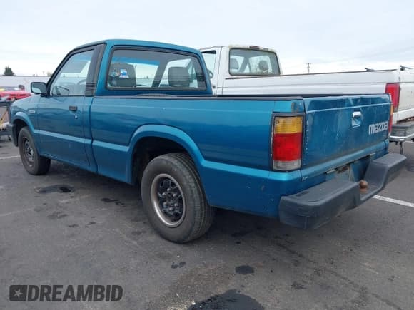 ✅ 1992 Mazda B-Series • VIN: JM2UF1135N0255860 • Lot: 41523346. Wystawiony na IAAI z przebiegiem 195 880 mil. Bezpłatny archiwum sprzedaży aukcyjnych z USA i szczegółowy raport historii pojazdu na DreamBid. Zdjęcie 3.