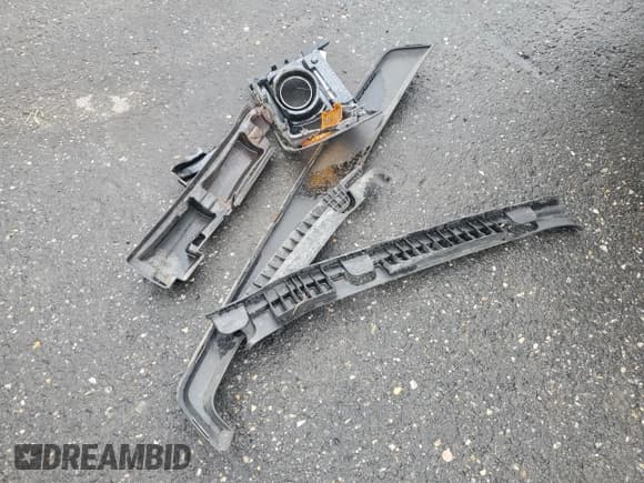 ✅ 2015 Chevrolet Silverado 1500 LT • VIN: 1GCVKRECXFZ299914 • Lot: 83969135. Listed on Copart with 111,822 mi. Free auction sales archive from the USA and detailed vehicle history report at DreamBid. Image 12.