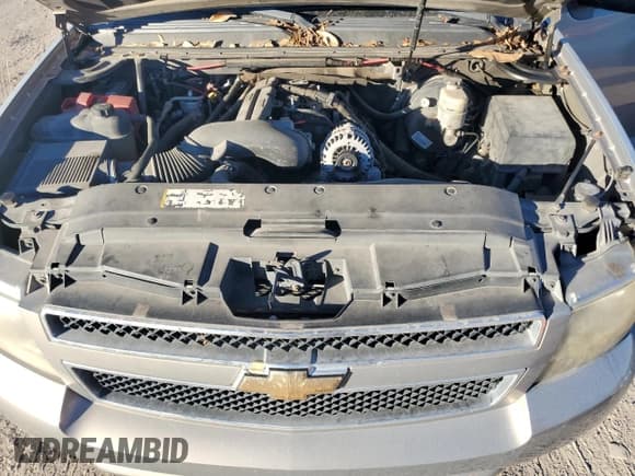 ✅ 2007 Chevrolet Suburban LT • VIN: 1GNFC16J27J159542 • Lot: 82020704. Wystawiony na Copart z przebiegiem 304 499 mil. Bezpłatny archiwum sprzedaży aukcyjnych z USA i szczegółowy raport historii pojazdu na DreamBid. Zdjęcie 12.