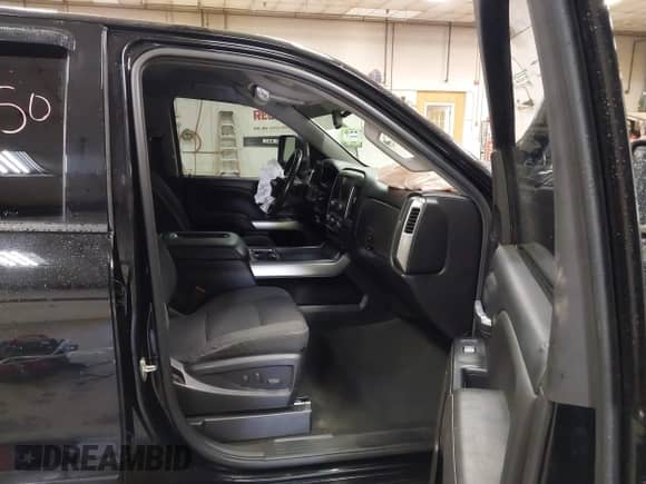 2017 Chevrolet Silverado 1500 LT с VIN 1GCVKREC5HZ407827, выставлен на аукционе IAAI как лот 43113250 с пробегом 111 688 миль миль и . История ставок и продаж доступна на DreamBid. Изображение 5.