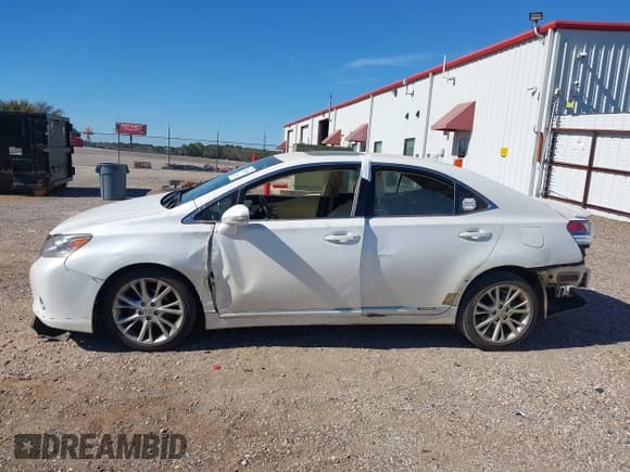 ✅ 2010 Lexus HS 250h Premium • VIN: JTHBB1BA9A2013218 • Lot: 43523970. Wystawiony na IAAI z przebiegiem Nie podano. Bezpłatny archiwum sprzedaży aukcyjnych z USA i szczegółowy raport historii pojazdu na DreamBid. Zdjęcie 14.