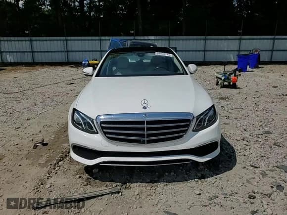 ✅ 2019 Mercedes-Benz E 300 • VIN: WDDZF4KB1KA556204 • Lot: 68050745. Wystawiony na Copart z przebiegiem 112 724 mil. Bezpłatny archiwum sprzedaży aukcyjnych z USA i szczegółowy raport historii pojazdu na DreamBid. Zdjęcie 13.