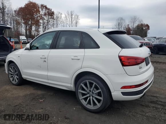 ✅ 2018 Audi Q3 Premium • VIN: WA1ECCFSXJR029780 • Lot: 92663745. Wystawiony na Copart z przebiegiem 139 158 mil. Bezpłatny archiwum sprzedaży aukcyjnych z USA i szczegółowy raport historii pojazdu na DreamBid. Zdjęcie 2.