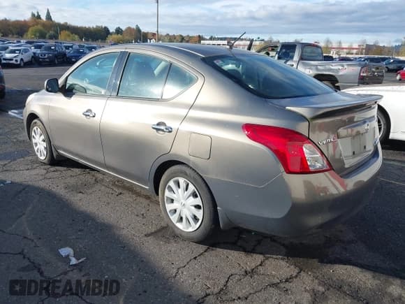 ✅ 2014 Nissan Versa S • VIN: 3N1CN7AP5EK451298 • Лот: 43623953. Опубликован ранее на IAAI с пробегом 148 937 миль. Бесплатный доступ к архиву аукционных продаж из США и подробный отчёт об истории автомобиля на DreamBid. Изображение 3.