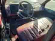 ✅ 1988 Chevrolet Silverado 1500 • VIN: 1GCDC14K1JZ301500 • Lot: 90577595. Wystawiony na Copart z przebiegiem 130 143 mil. Bezpłatny archiwum sprzedaży aukcyjnych z USA i szczegółowy raport historii pojazdu na DreamBid. Zdjęcie 8.