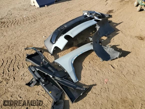 ✅ 2023 Rivian R1S Adventure • VIN: 7PDSGABA0PN022442 • Lot: 72570564. Wystawiony na Copart z przebiegiem 8 648 mil. Bezpłatny archiwum sprzedaży aukcyjnych z USA i szczegółowy raport historii pojazdu na DreamBid. Zdjęcie 13.