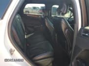 ✅ 2019 Lincoln MKC Reserve • VIN: 5LMCJ3C90KUL52134 • Lot: 85869485. Wystawiony na Copart z przebiegiem 73 382 mil. Bezpłatny archiwum sprzedaży aukcyjnych z USA i szczegółowy raport historii pojazdu na DreamBid. Zdjęcie 10.