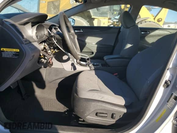 2014 Hyundai Sonata GLS с VIN 5NPEB4AC5EH934665, выставлен на аукционе Copart как лот 82528825 с пробегом 170 417 миль миль и Списание • Salvage title. История ставок и продаж доступна на DreamBid. Изображение 7.