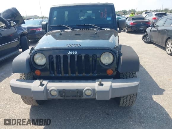✅ 2008 Jeep Wrangler Unlimited X • VIN: 1J4GA39148L612425 • Lot: 43266301. Listed on IAAI with 196,635 mi. Free auction sales archive from the USA and detailed vehicle history report at DreamBid. Image 12.