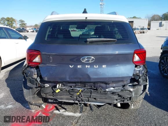 ✅ 2022 Hyundai Venue Limited • VIN: KMHRC8A32NU187727 • Lot: 41248613. Listed on IAAI with 48,923 mi. Free auction sales archive from the USA and detailed vehicle history report at DreamBid. Image 16.