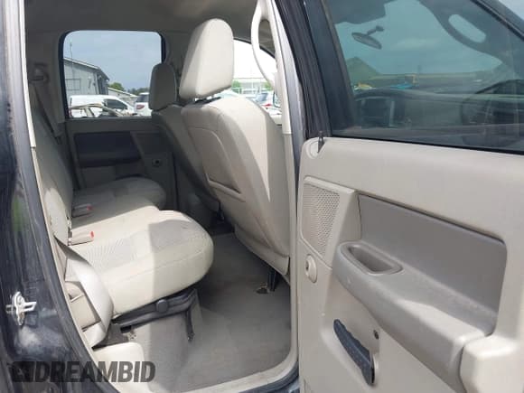 ✅ 2008 Dodge 1500 ST • VIN: 1D7HU18298J145214 • Лот: 43149456. Опубликован ранее на IAAI с пробегом 178 385 миль. Бесплатный доступ к архиву аукционных продаж из США и подробный отчёт об истории автомобиля на DreamBid. Изображение 8.