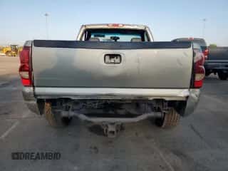 ✅ 2003 Chevrolet Silverado 1500 • VIN: 1GCEC14V43Z239995 • Lot: 71229394. Wystawiony na Copart z przebiegiem 301 543 mil mil. Skorzystaj z bezpłatnego archiwum sprzedaży aukcyjnych z USA i zobacz szczegółowy raport historii pojazdu na DreamBid. Zdjęcie 6.