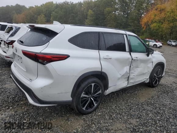 ✅ 2022 Toyota Highlander XSE • VIN: 5TDLZRAH9NS134196 • Lot: 86465285. Wystawiony na Copart z przebiegiem 12 522 mil. Bezpłatny archiwum sprzedaży aukcyjnych z USA i szczegółowy raport historii pojazdu na DreamBid. Zdjęcie 3.