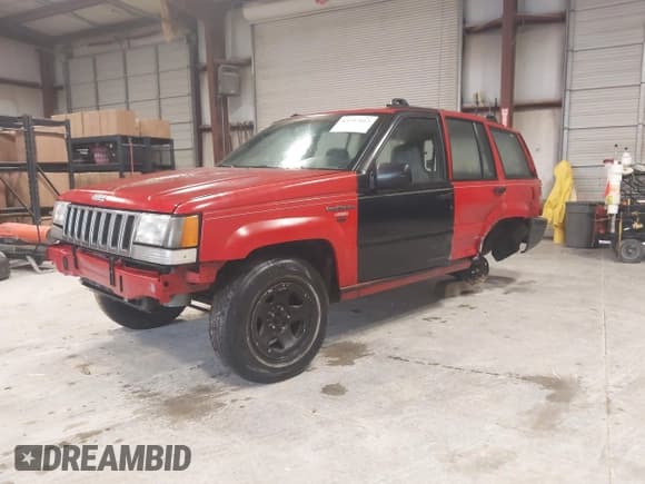 ✅ 1994 Jeep Grand Cherokee Laredo • VIN: 1J4FX58S8RC338678 • Lot: 43747413. Listed on IAAI with 286,861 mi. Free auction sales archive from the USA and detailed vehicle history report at DreamBid. Image 2.