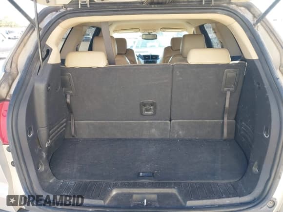 ✅ 2012 Chevrolet Traverse LTZ • VIN: 1GNKVLED3CJ238146 • Lot: 43528464. Wystawiony na IAAI z przebiegiem 230 680 mil. Bezpłatny archiwum sprzedaży aukcyjnych z USA i szczegółowy raport historii pojazdu na DreamBid. Zdjęcie 16.