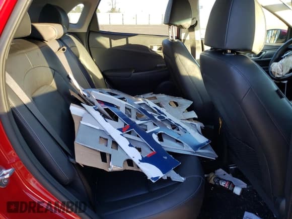 ✅ 2021 Hyundai Kona Limited • VIN: KM8K33AG9MU131449 • Лот: 41390474. Опубликован ранее на Copart с пробегом 33 518 миль. Бесплатный доступ к архиву аукционных продаж из США и подробный отчёт об истории автомобиля на DreamBid. Изображение 11.