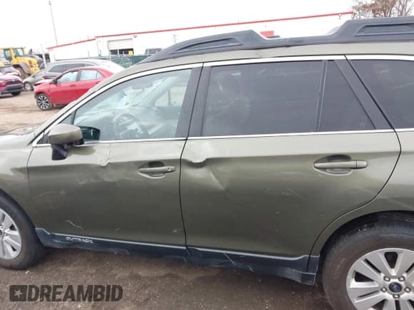 ✅ 2015 Subaru Outback Premium • VIN: 4S4BSACCXF3317544 • Lot: 43762586. Listed on IAAI with 182,648 mi. Free auction sales archive from the USA and detailed vehicle history report at DreamBid. Image 14.