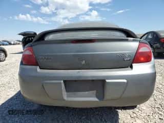 2005 Dodge Neon SXT z VIN 1B3ES56C95D201704, wystawiony jako Copart lot #59340935 z przebiegiem 119 066 mil mil oraz Szkoda całkowita • Salvage title. Historia ofert i sprzedaży dostępna na DreamBid. Obrazek 6.