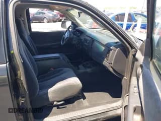 ✅ 2002 Dodge Dakota SLT • VIN: 1B7GL42XX2S526165 • Lot: 42277907. Wystawiony na IAAI z przebiegiem 151 429 mil. Bezpłatny archiwum sprzedaży aukcyjnych z USA i szczegółowy raport historii pojazdu na DreamBid. Zdjęcie 5.